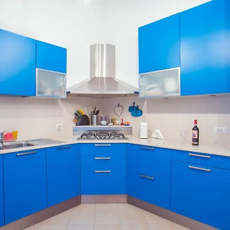 Elegant Loft With 3-bedroom Spanish Steps - דירה